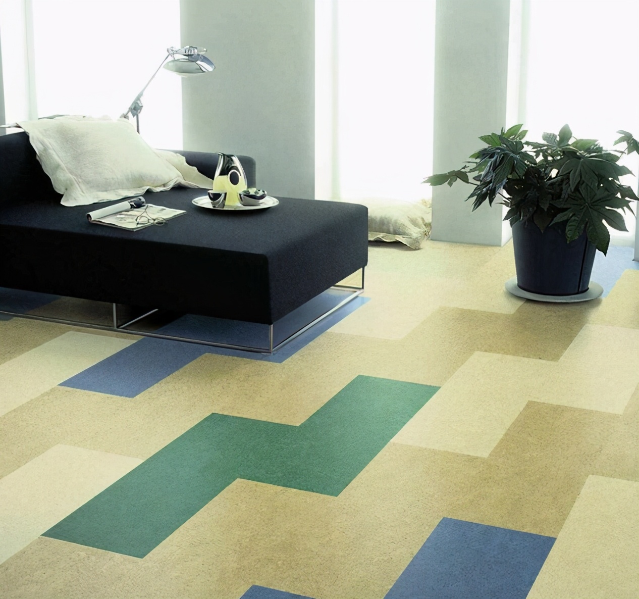 地面铺什么可以代替瓷砖防滑,客厅铺哪种瓷砖最防滑