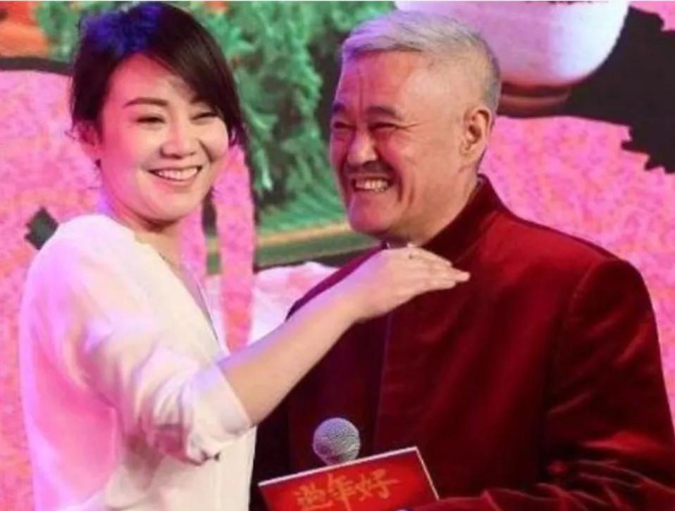 49岁闫妮与赵本山近况,闫妮自曝曾与赵本山关系