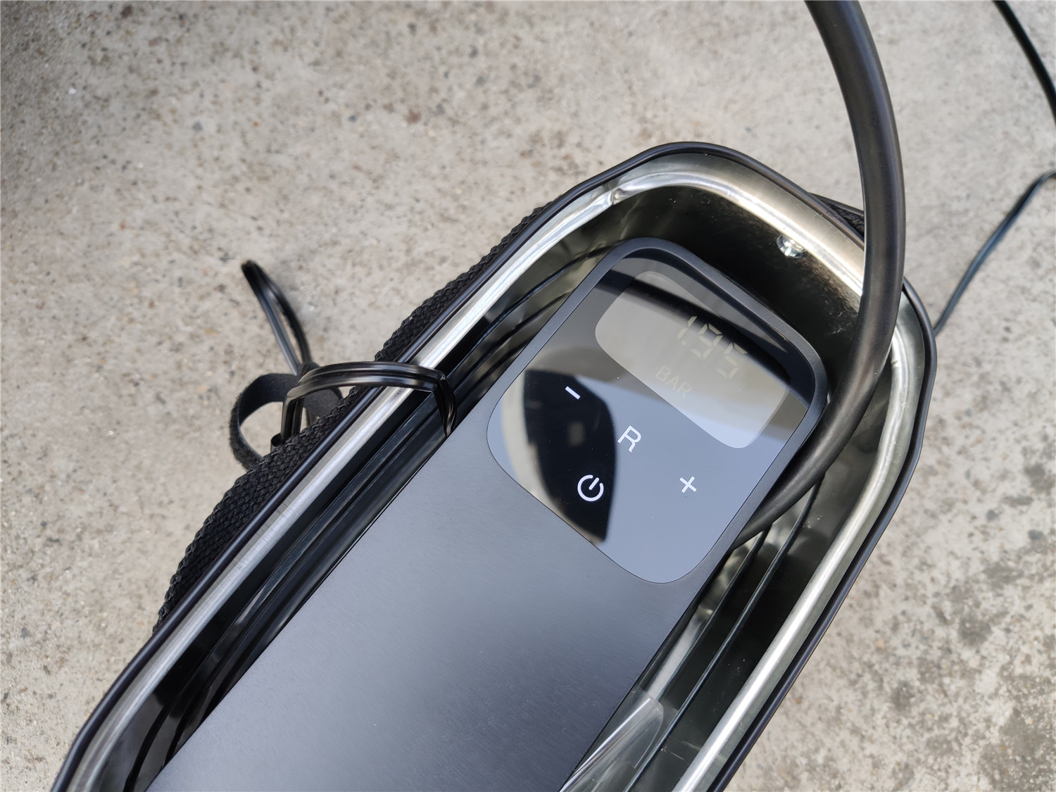 小米充气泵胎压监测器,小米70迈充气泵能测胎压吗