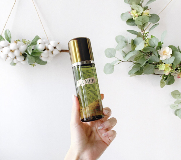 干燥肌肤用什么精华比较好,干燥肌肤保湿水