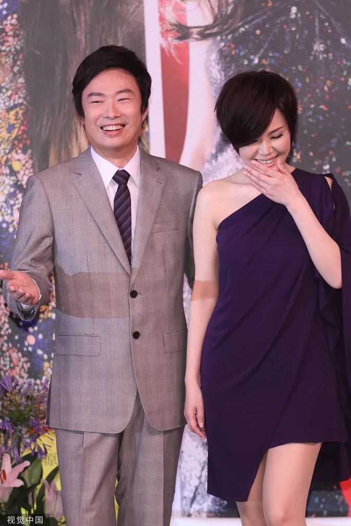 64岁费玉清告别歌坛，现场泪奔，万望珍重