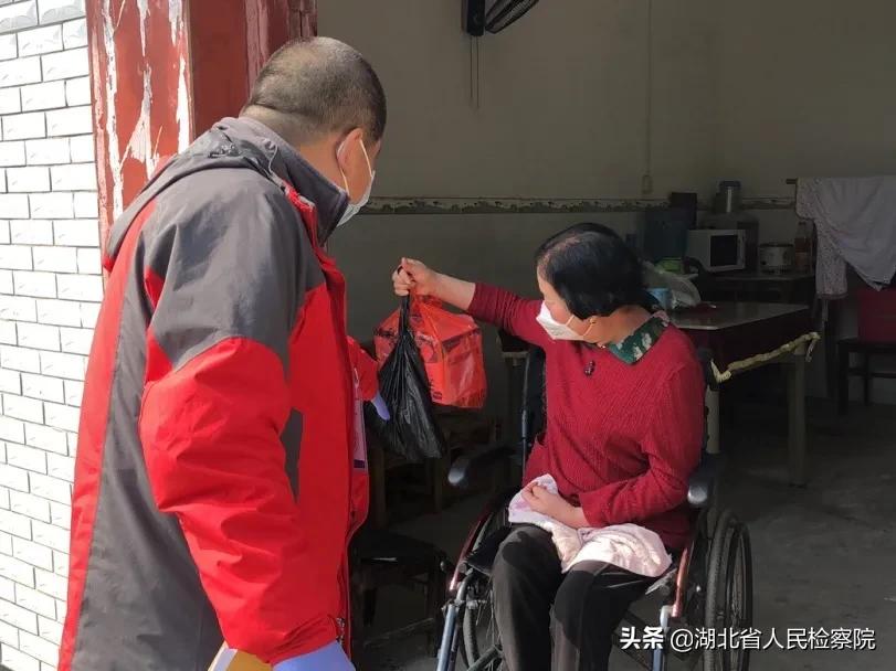 战“疫”队的老屋村“闯关记”