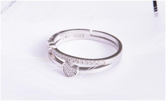 男人戴戒指怎么样,戒指要怎么戴