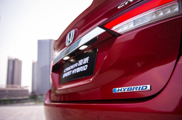 混动凌派开起来咋样？德系车车主试完后，表示很羡慕？