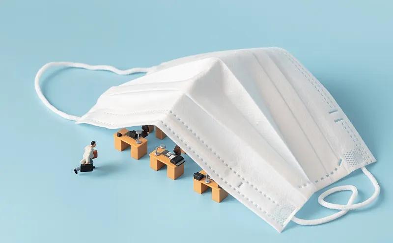 各国派飞机来中国拉物资,全球停摆的节奏