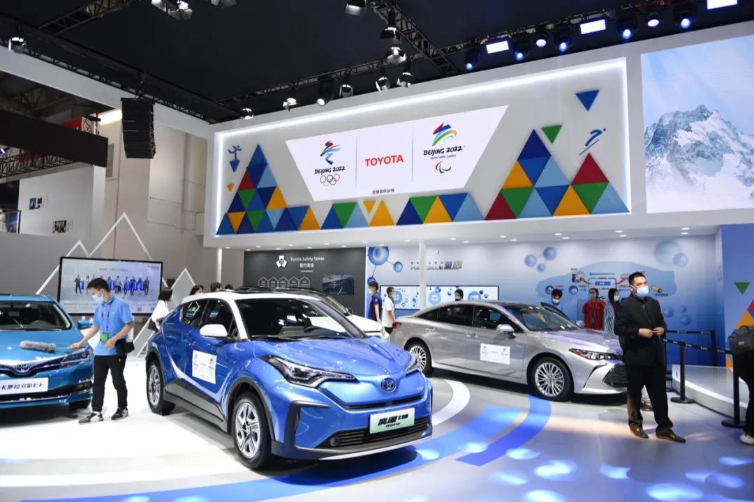 国产家轿不将就，现场堪比迪士尼，北京车展除了新车还看些啥？