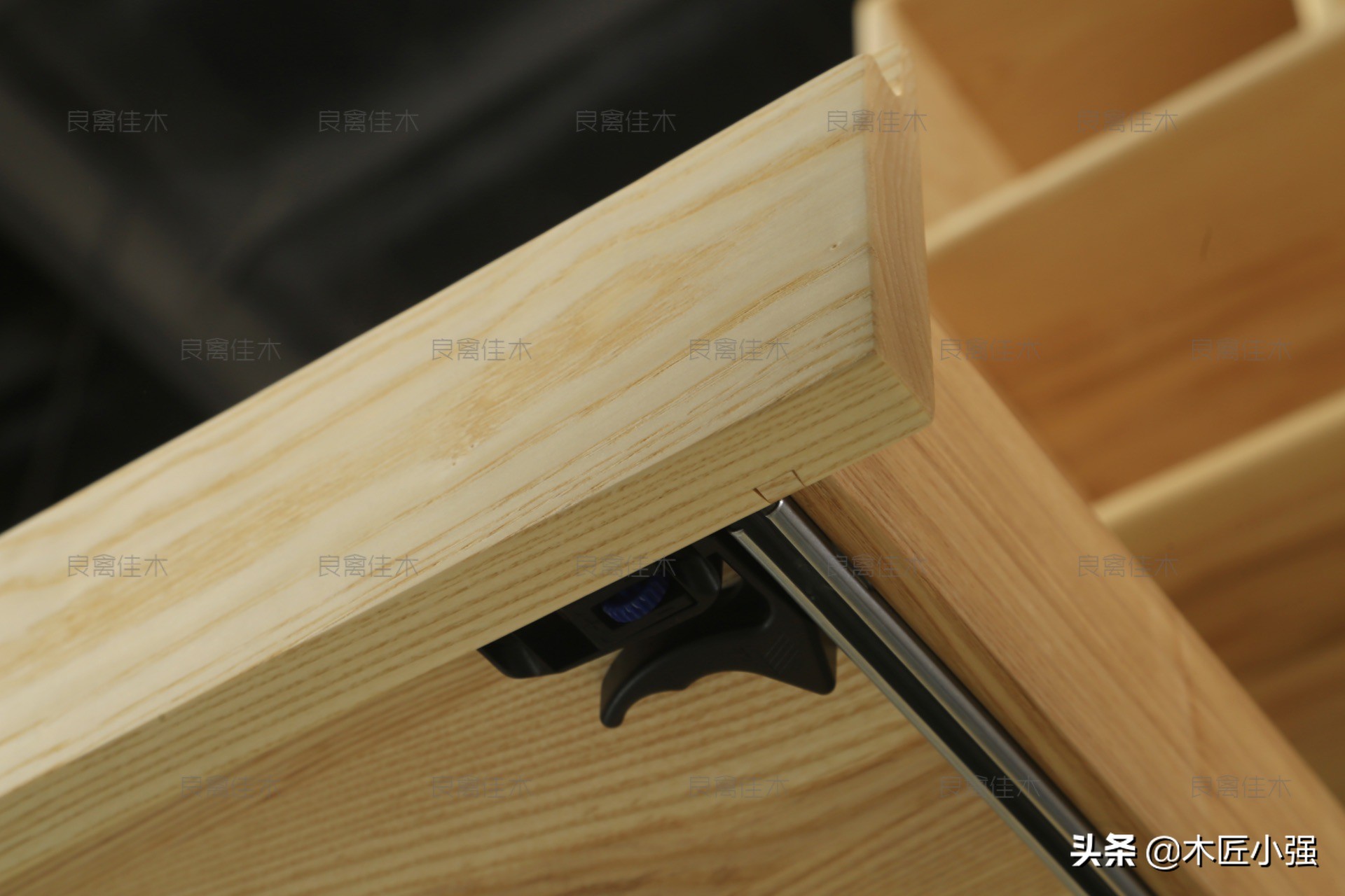 开放衣柜为什么比普通衣柜贵,贵的衣柜和便宜的有什么区别