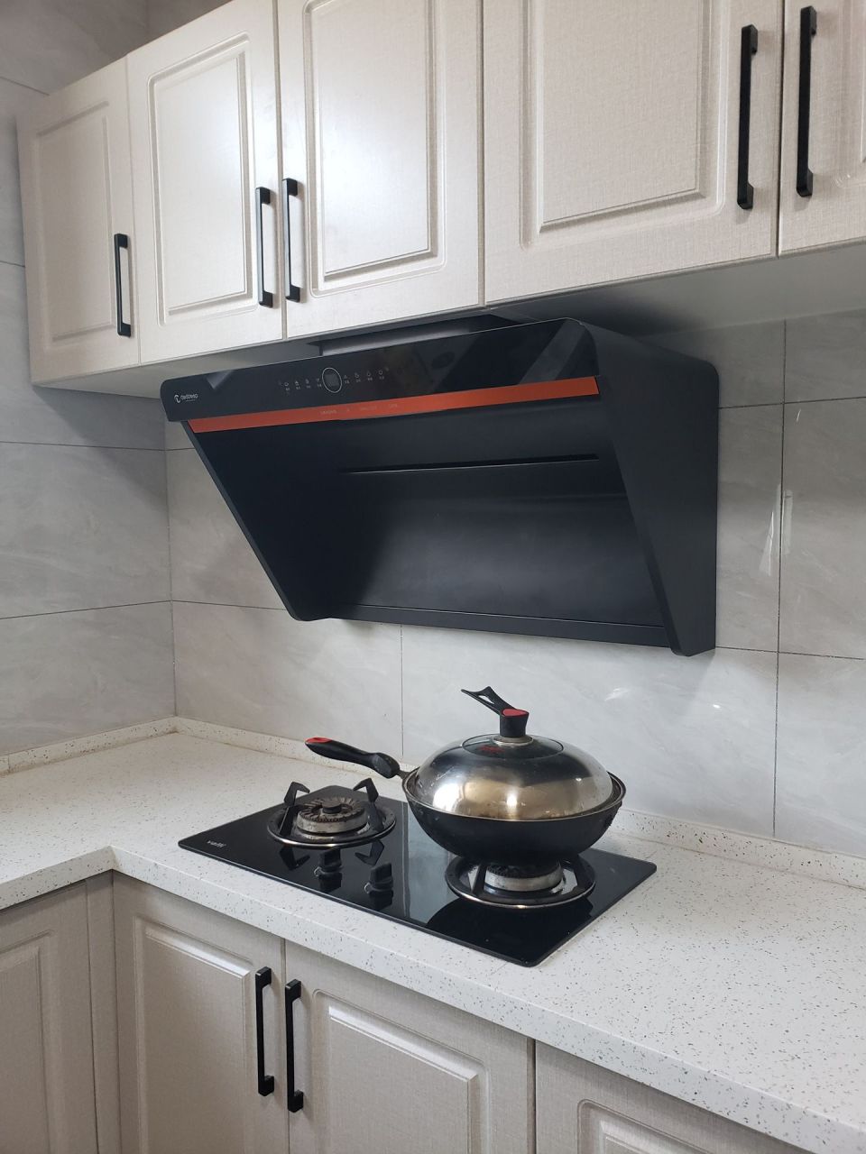 抽油烟机可以抽出屋内湿气吗,抽油烟机能过滤油烟吗