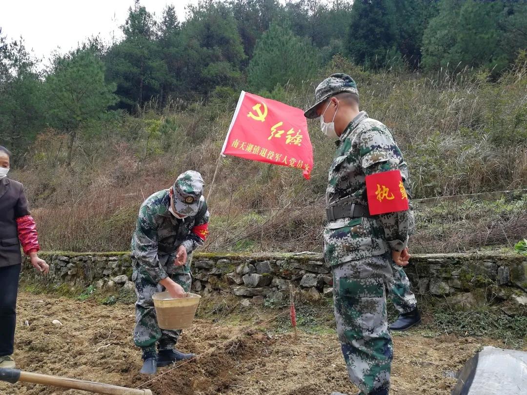 重庆疫情攻坚行动,重庆军人疫情出征视频