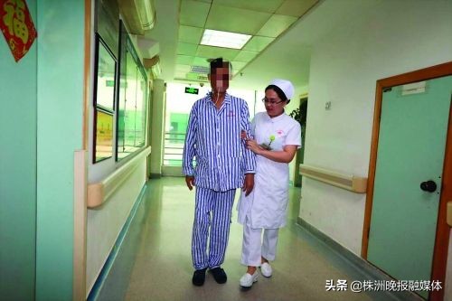 抗洪救灾转移被困群众,抗洪救灾人民群众撤离