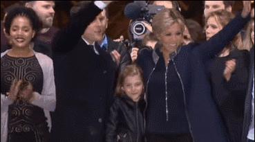 布丽吉特久违亮相,法国总统马克龙和妻子布丽吉特