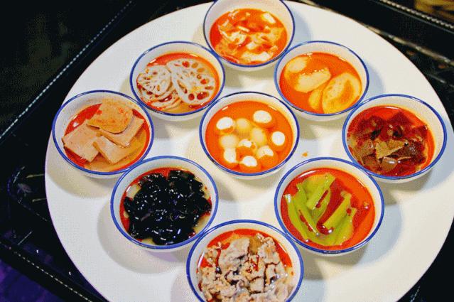 火遍成都的贰麻酒馆,成都贰麻酒馆为什么那么火