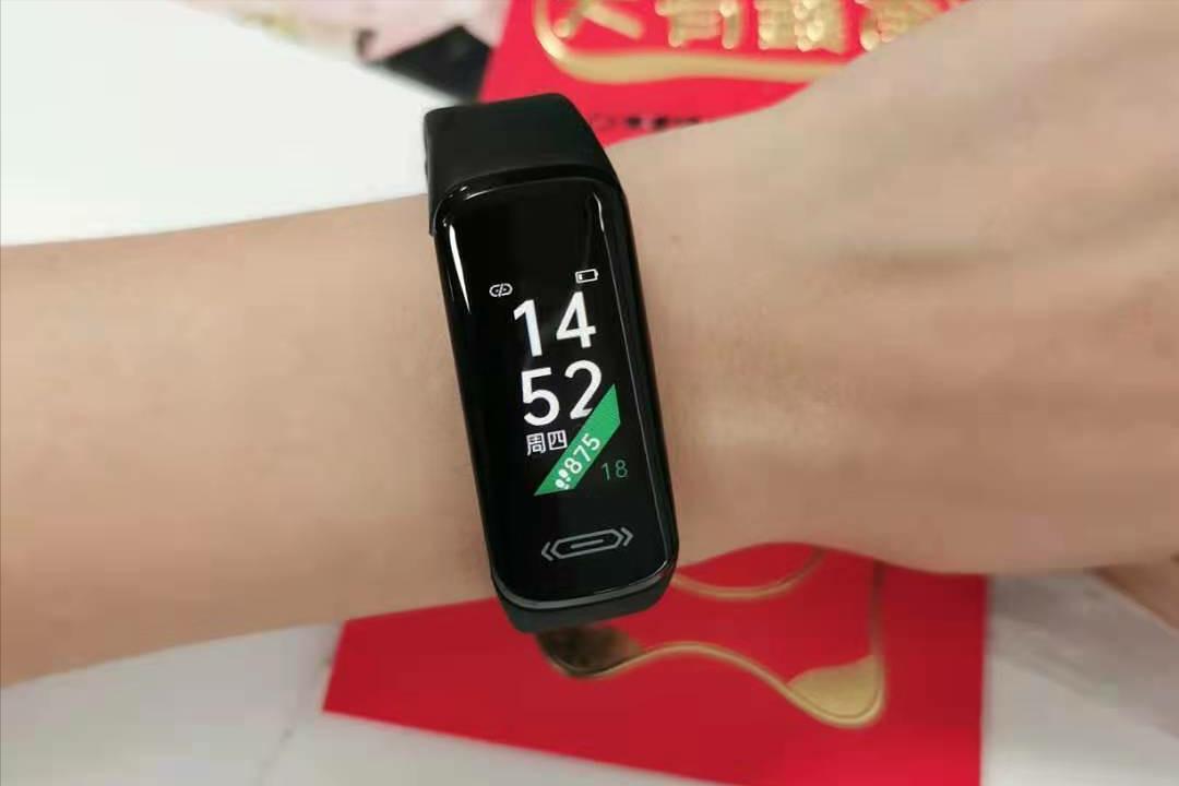 didoR6智能手环：送给准大学生表妹的礼物