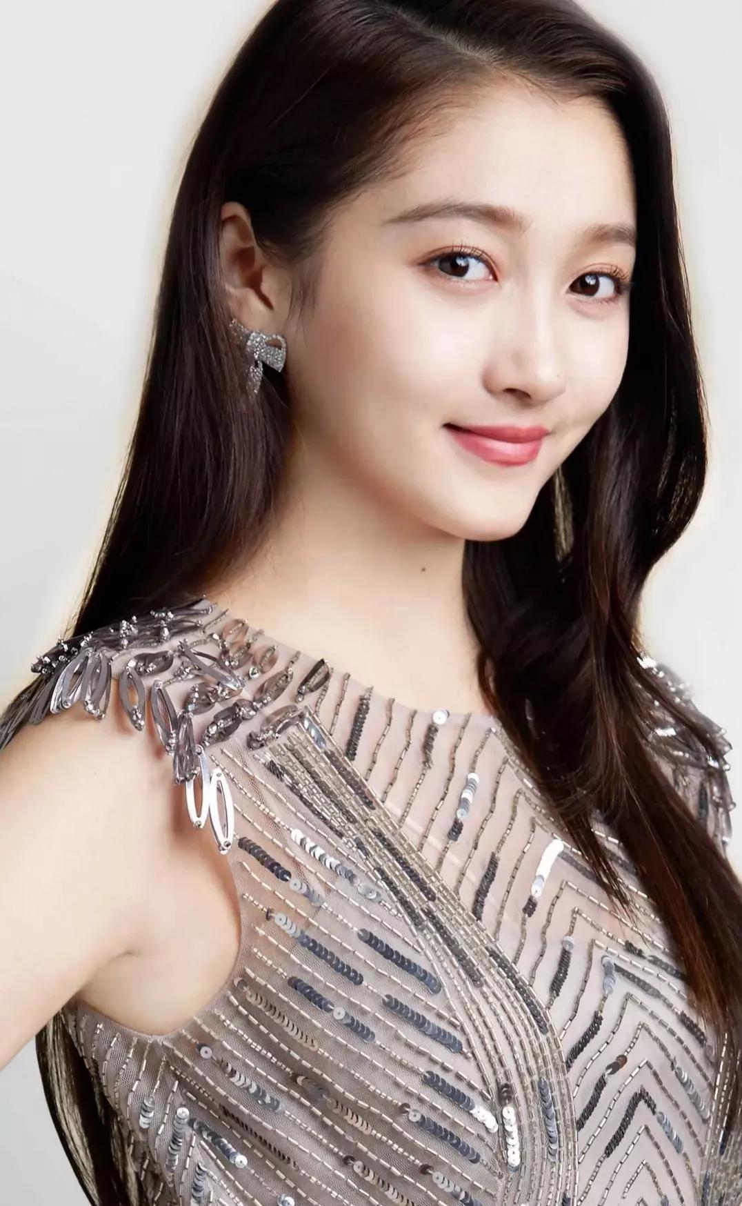 鹿晗解说欧洲杯曼联,曼联铁粉鹿晗