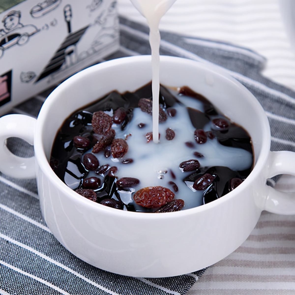 夏天自制龟苓膏,清热解毒去火的龟苓膏