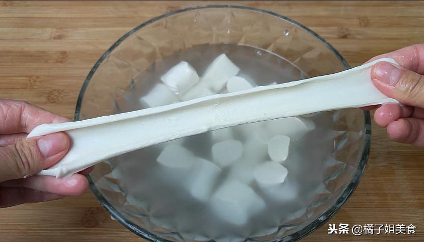 手工面条纯手工制作方法,手工面条做法不用擀面杖不用醒面