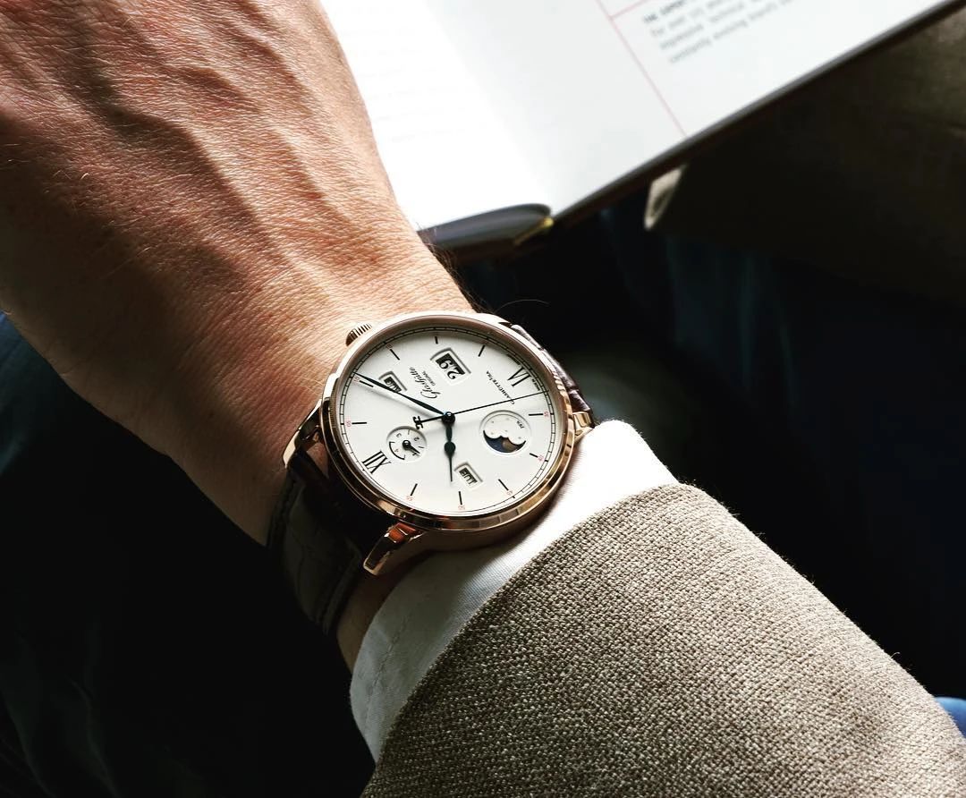 什么时候手表最值得购买,三款20到30万的万年历腕表推荐