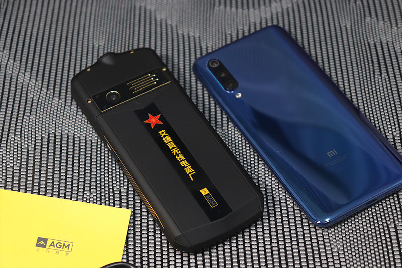 砸碎老诺记的碑，我辈岂是蓬蒿人！AGMM5攀登版三防老人机体验