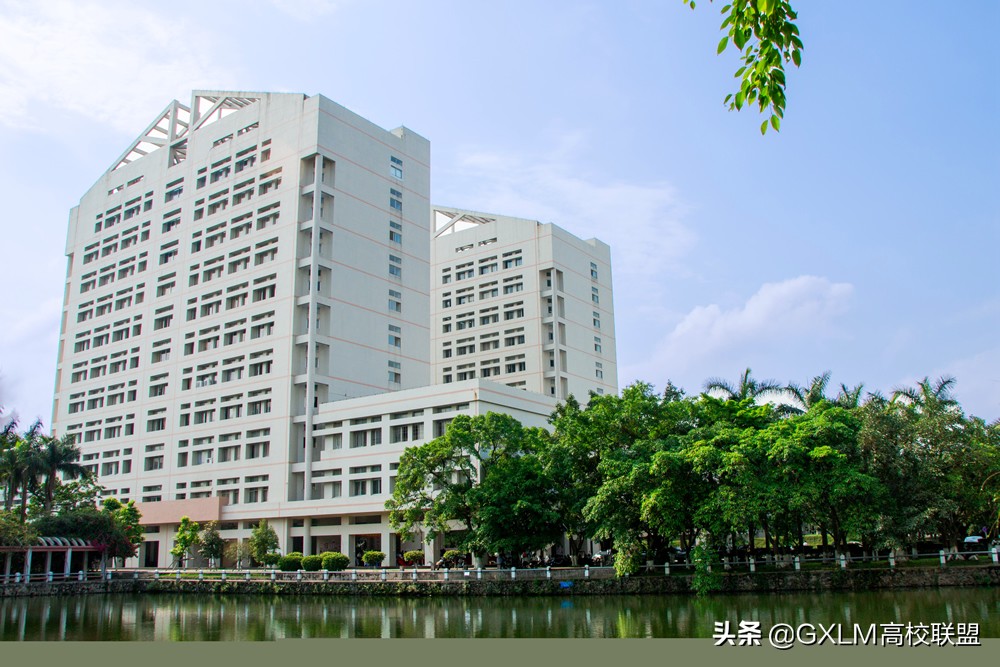 广东石油化工学院是双一流大学吗,揭秘广东这所大学到底有多大