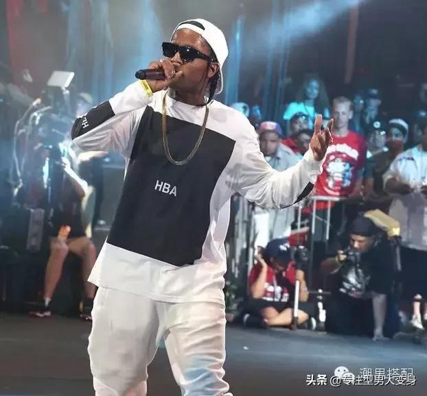 你以为你有双鞋就是潮男吗,你以为一身名牌衣服就是有钱人吗