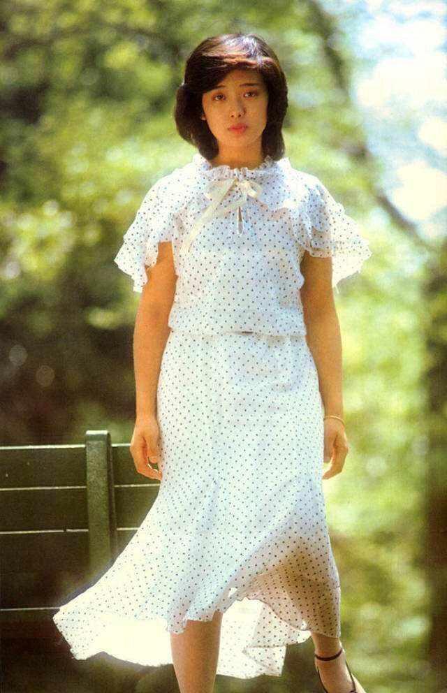 山口百惠和她的两个儿子,山口百惠21岁1980年隐退纪录