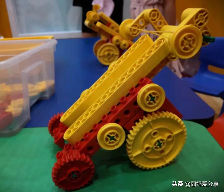 乐高又贵又难选？工程师爸爸用5年的陪玩经验告诉你省钱攻略