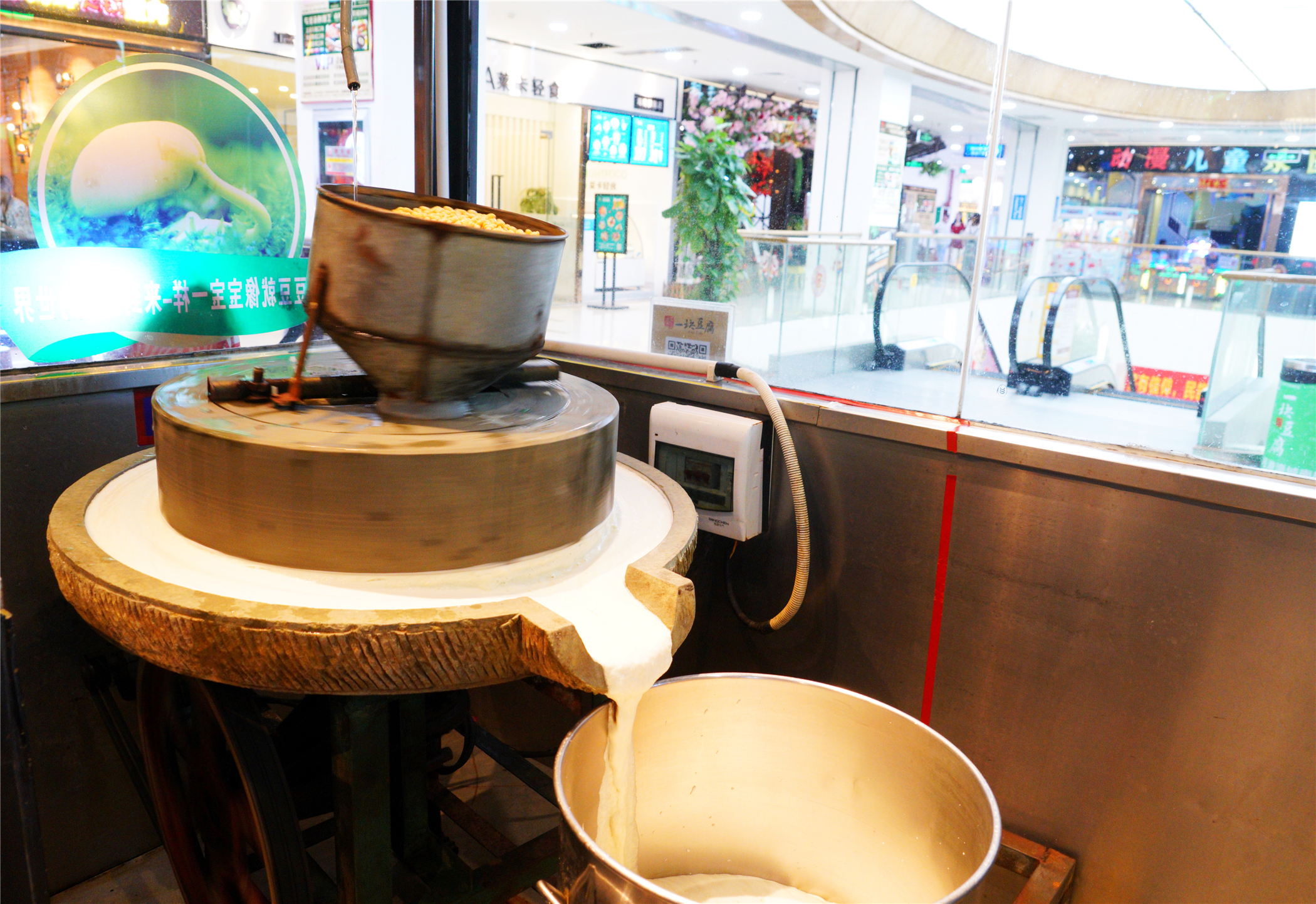 来三亚为什么不能吃椰子鸡,去三亚别忘了吃海鲜