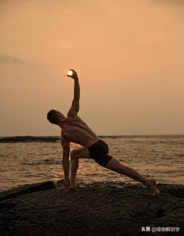 当瑜伽遇上摄影,男摄影师和瑜伽