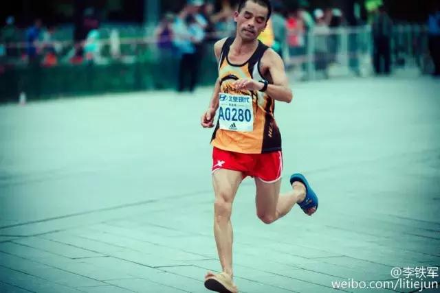 纵有疾风起人生不言弃原文,纵有疾风起人生不言弃莫忘来时路