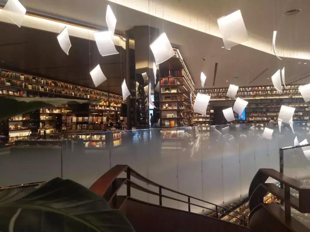 言几又书店西安迈科店,言几又迈科中心旗舰店