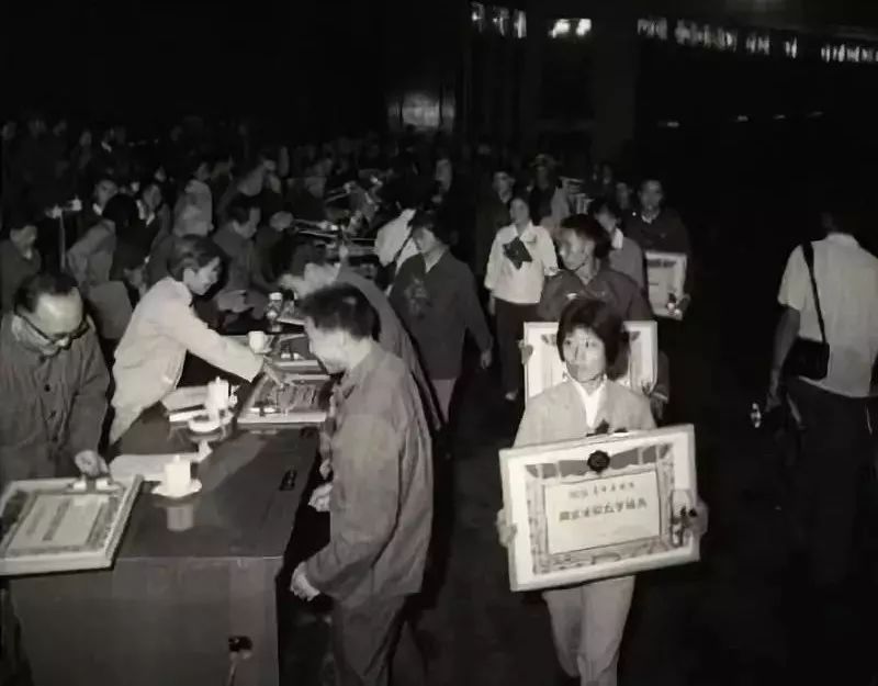 纪念五四运动100周年青春与党同在,人民日报纪念五四运动100周年讲话