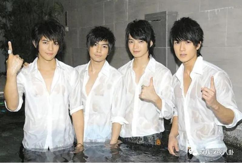 炎亚纶扮超级英雄,炎亚纶人物志