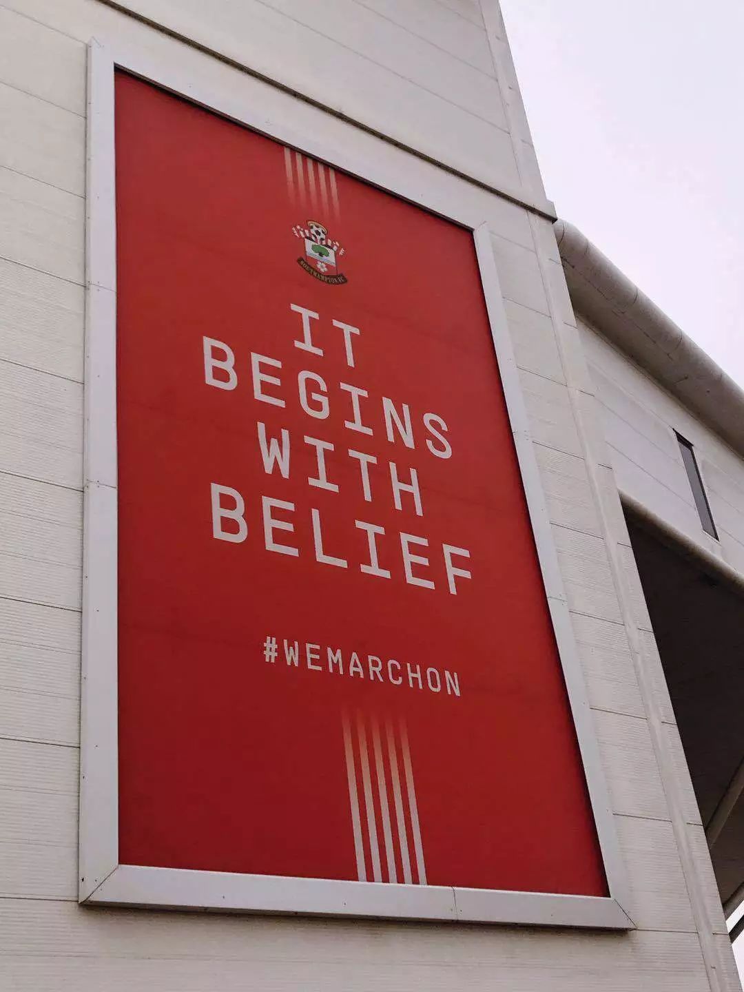 十天里，我在英国看的四场足球赛，竟然有些中国味？|三明治