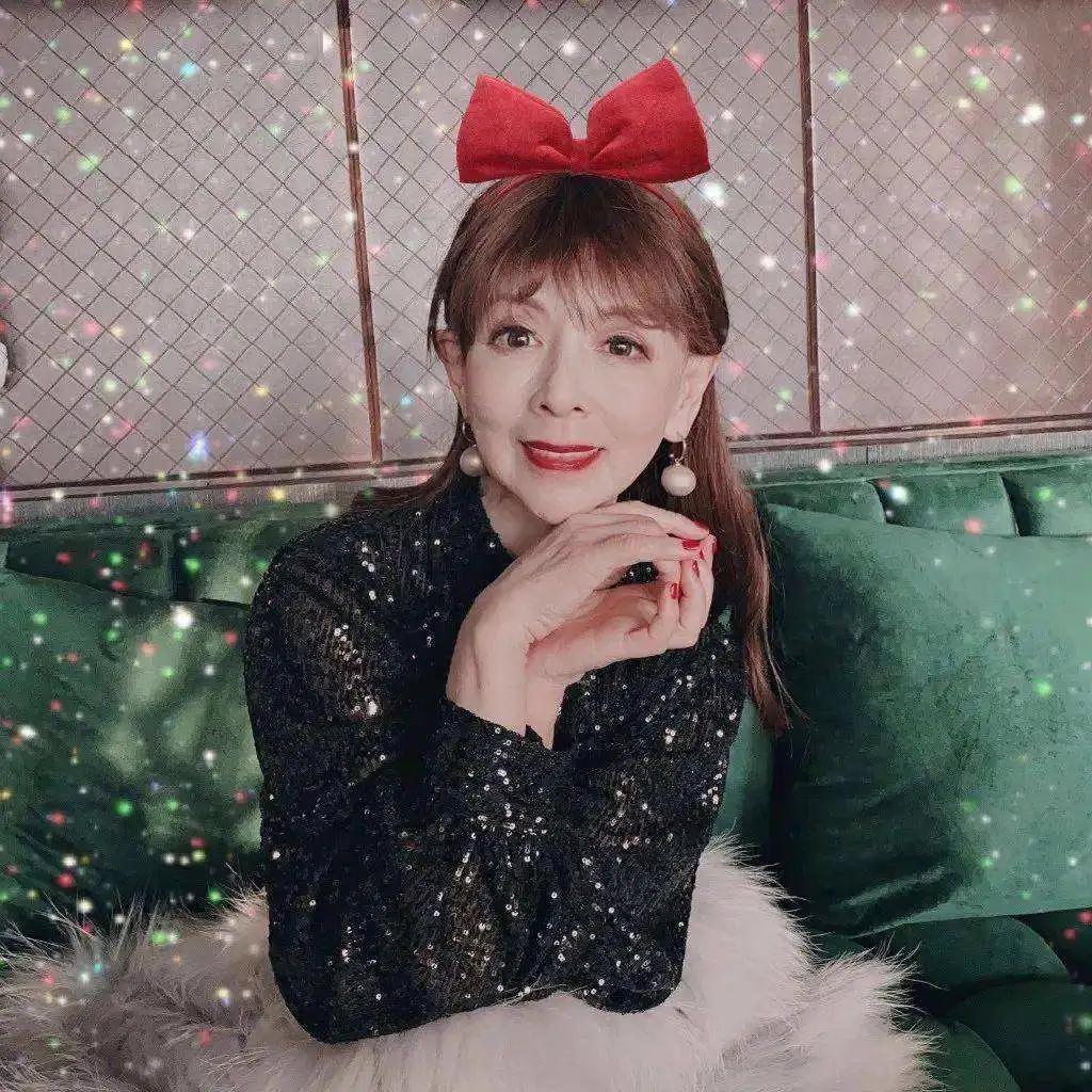 只穿高跟鞋的汪奶奶视频,只穿高跟鞋的汪奶奶多少岁