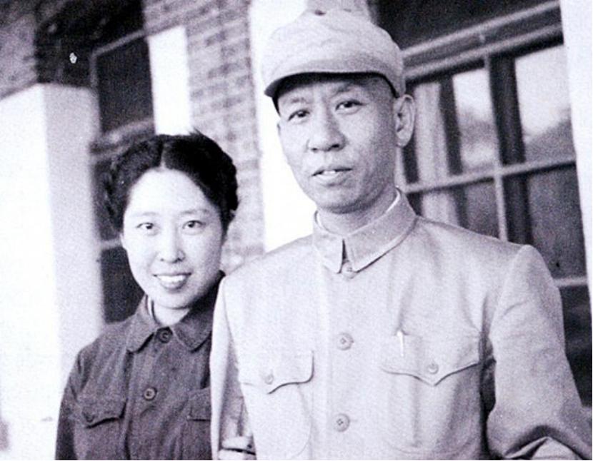 1963年王光美珍珠项链掉入缅甸大海，吴奈温以红宝石项链“赔偿”