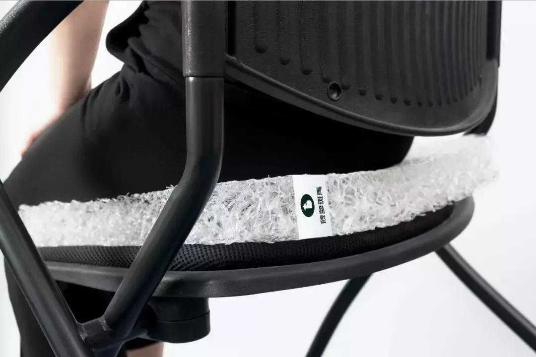 屁股坐的位置起大疙瘩怎么回事,屁股坐久了有黑圈怎么办