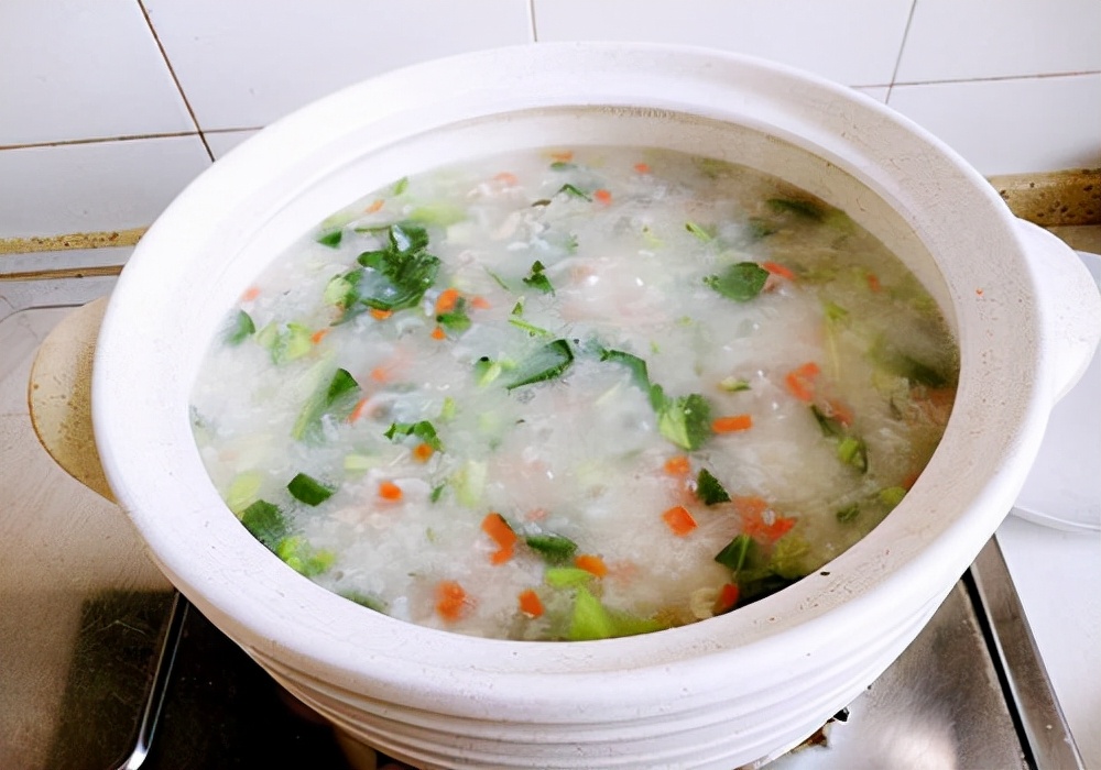 小狗便秘拉不出屎是什么原因,狗狗拉不出尿怎么缓解痛苦