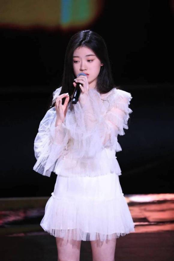 「小作文」请回答单依纯的问题：。。怎样的我能让你更想念？