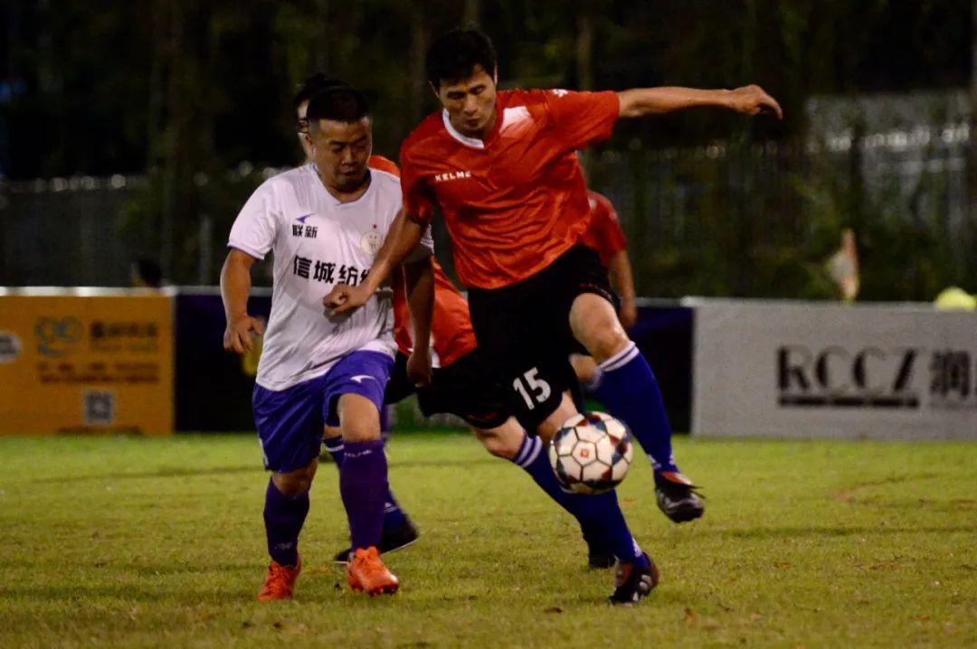 西樵村居足球赛进入金杯组第三轮的比赛！今晚精彩上演……