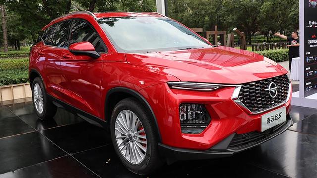 外观大气时尚的海马8S,座椅舒适,内饰精致,值得你拥有