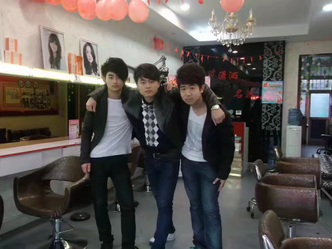 想学美发能上技校吗,去中专学美发有前途吗