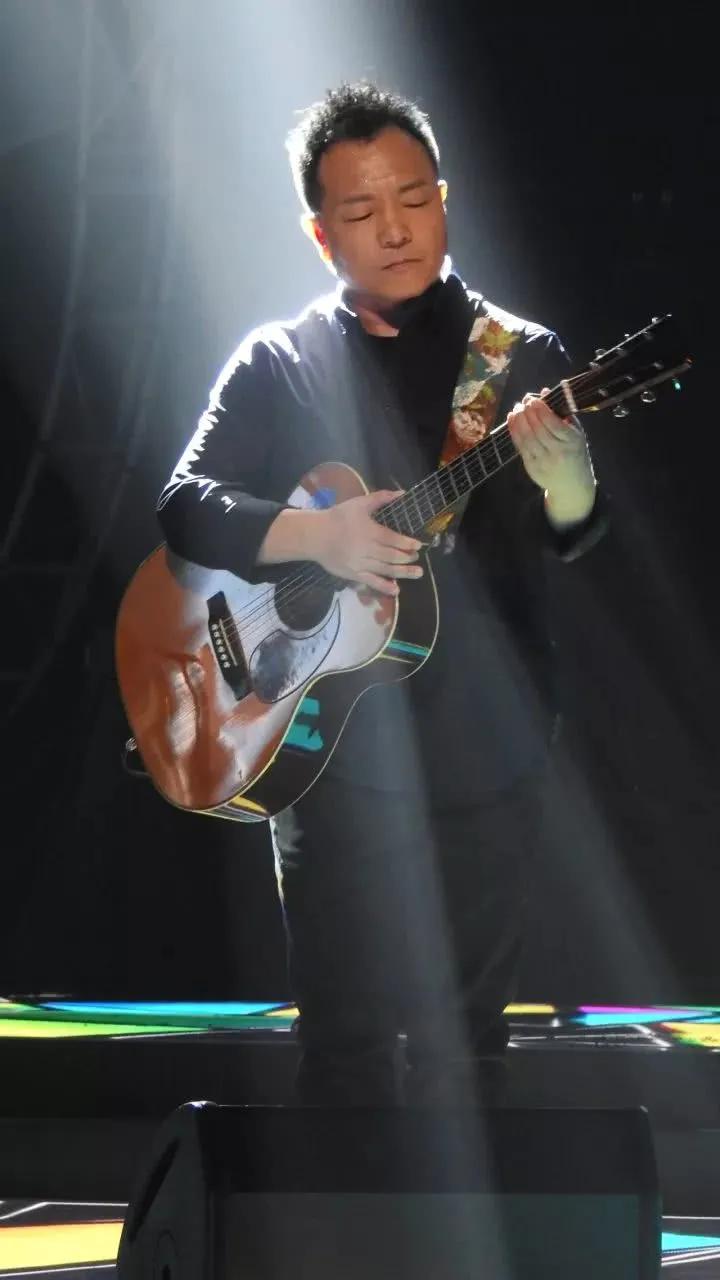 许巍的成名之作曾经的你,许巍一个时代的歌手