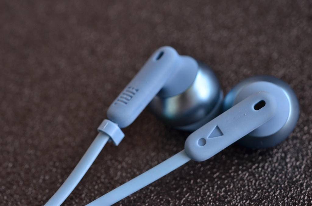 jbl官方正品蓝牙耳机,jbltune215bt耳机测评视频