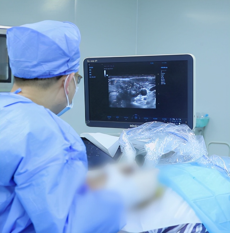 甲状腺微小癌消融术好还是切除好,甲状腺微小癌1期