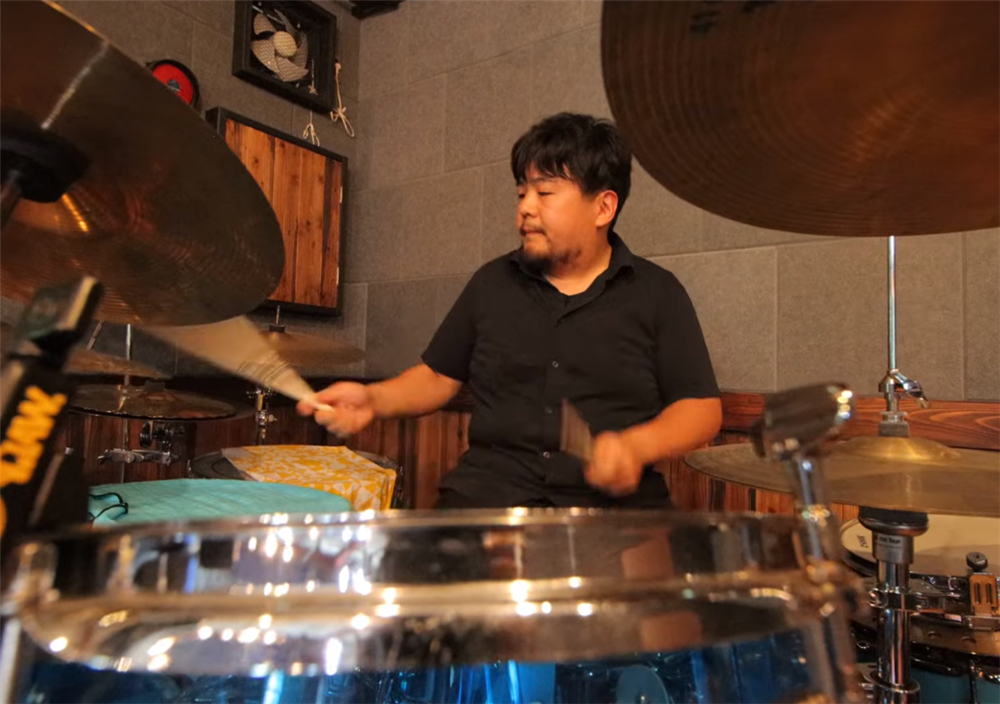 80后小伙回荒废10年农村大学,80后小伙回荒废十年的农村大学