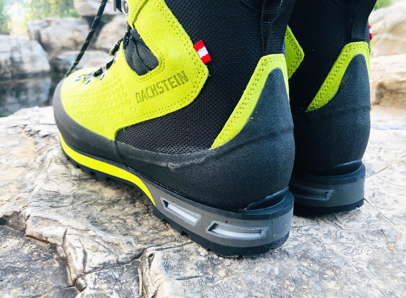 高帮登山鞋的缺点,lowa高帮登山鞋测评