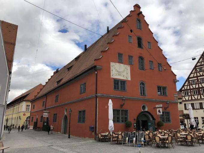 绝世钻石城，世界上钻石最多的城市，用七万吨钻石打造房屋