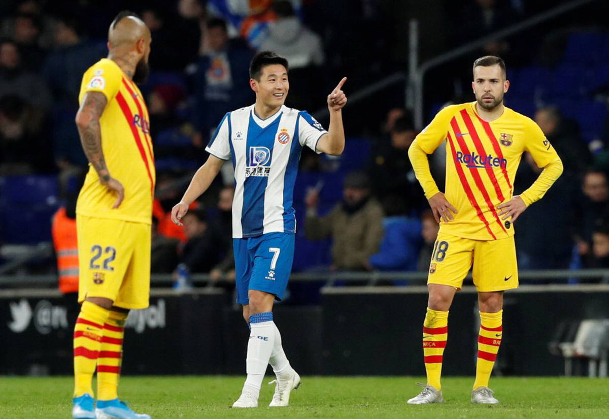 足坛射手榜贝利梅西c罗,梅西和c罗谁的帽子戏法最多