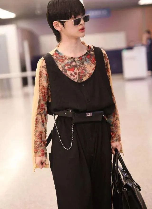 王一博的女性魅力,王一博穿女装vs肖战穿女装