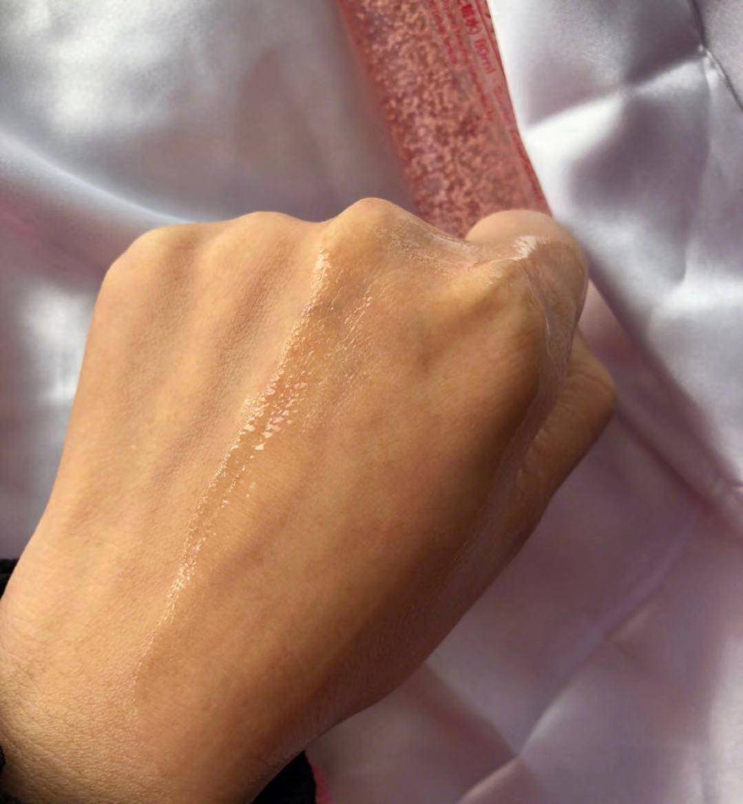 舒缓修复肌肤精华水,精华水抗老修复